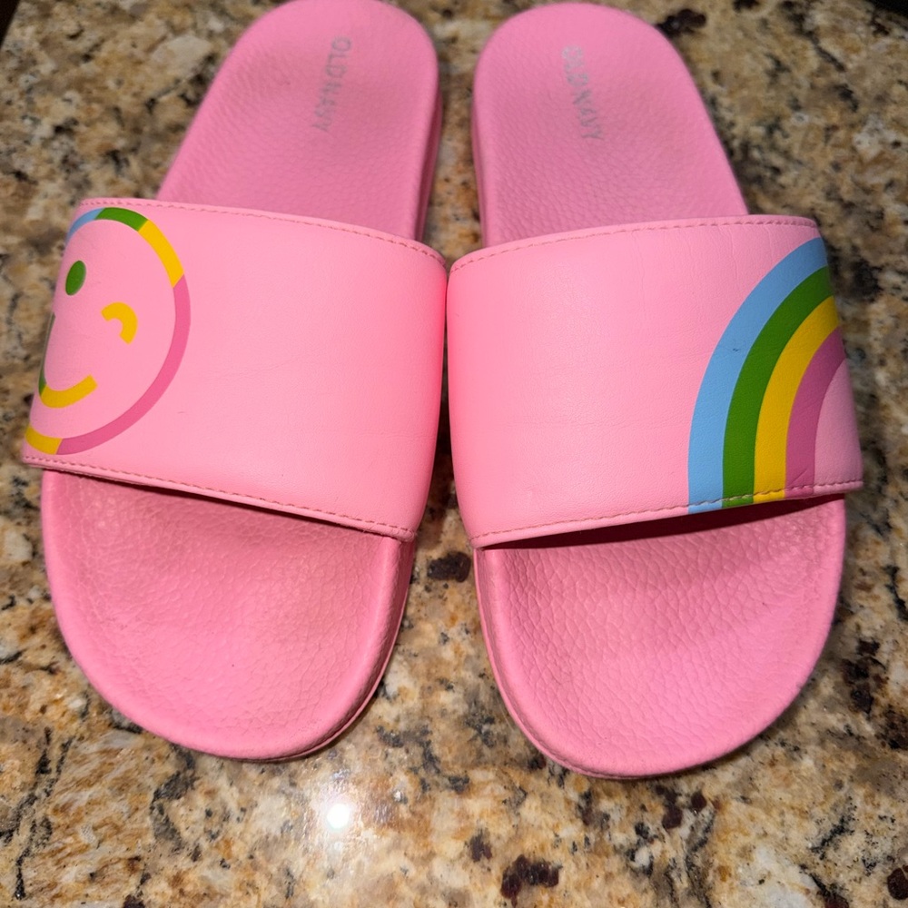 Old Navy Pink Rainbow Smile Slide Sandals | Girls Youth Size 3/4 | Well Loved